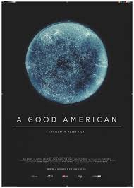 Ein blauer mysteriöser Kreis schwebt über dem Titel „A Good American“ .
