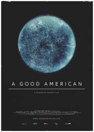 Ein blauer mysteriöser Kreis schwebt über dem Titel „A Good American“ .